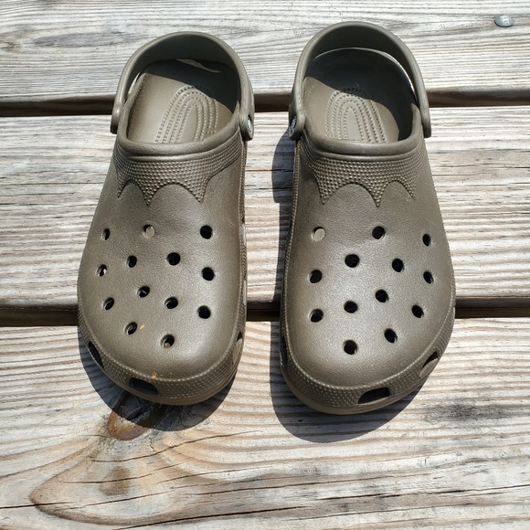 mens size 17 crocs